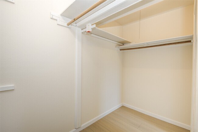 Building Photo - 12803 High Star Dr