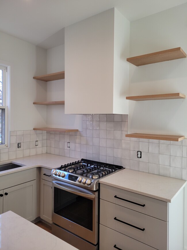 Building Photo - 1226 Sterling St