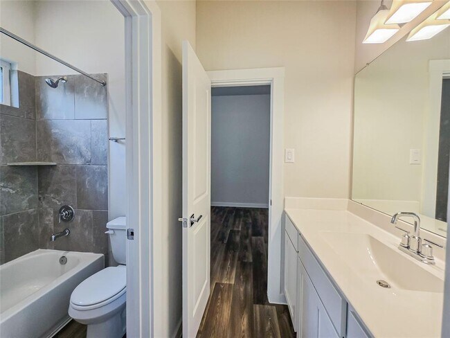 Building Photo - 3068 Sunmoon Ln