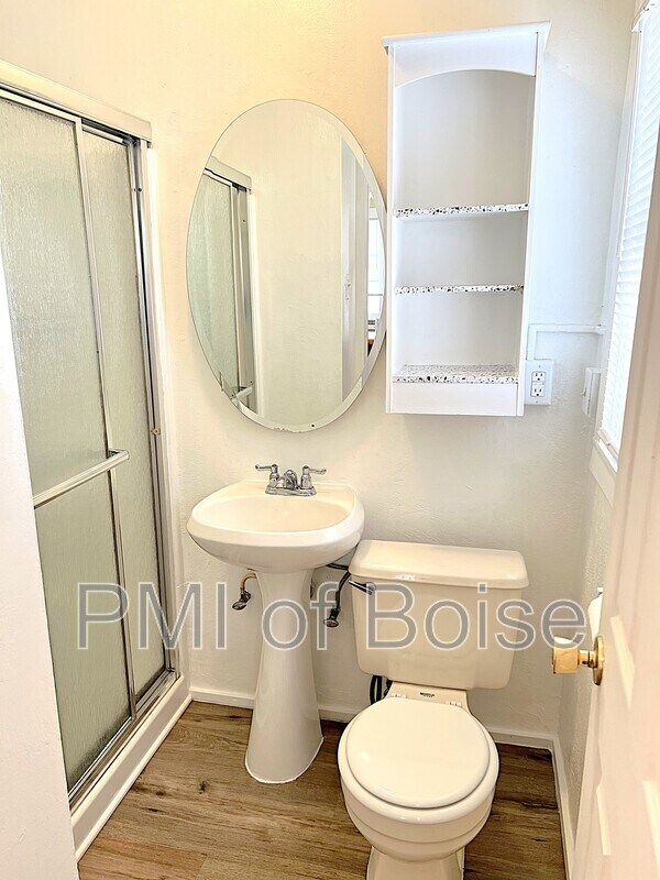 Building Photo - 317 E Bannock St