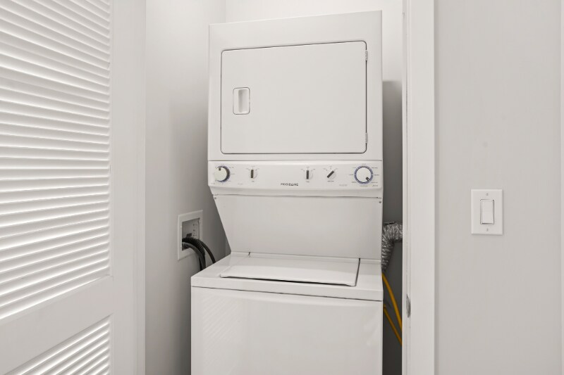 Building Photo - 762 W Adams St