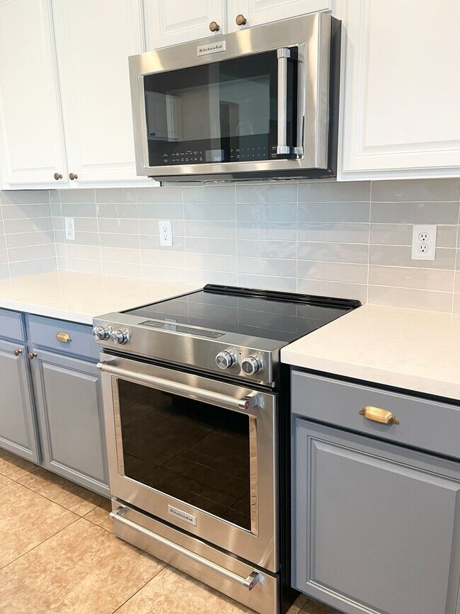 Building Photo - Upgraded Two Story Home In Power Ranch! To...