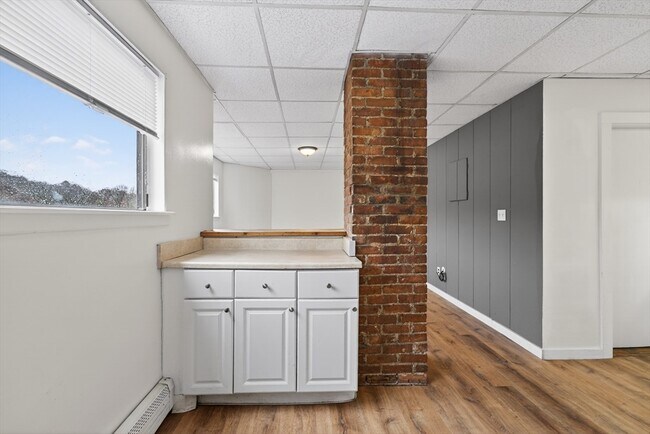 Building Photo - 42 Almont St