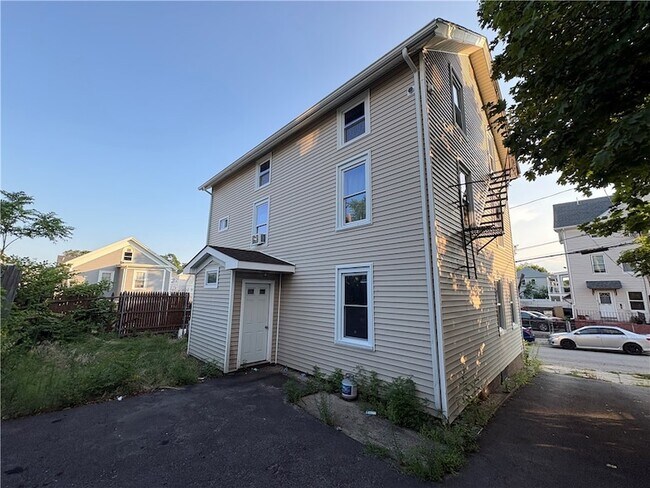 Building Photo - 45 Fuller Ave