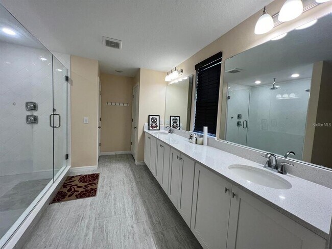 Building Photo - 700 Split Hoof Dr