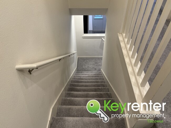 Building Photo - 2164 Yakima Ct