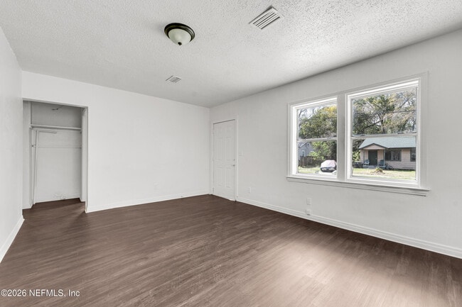 Building Photo - 1227 Dena St