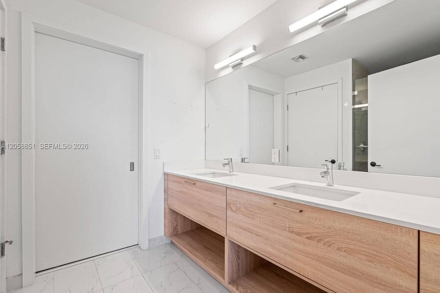 Building Photo - 16385 Biscayne Blvd