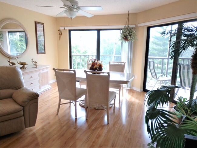 Building Photo - Annual Furnished 2nd Floor Condo located a...