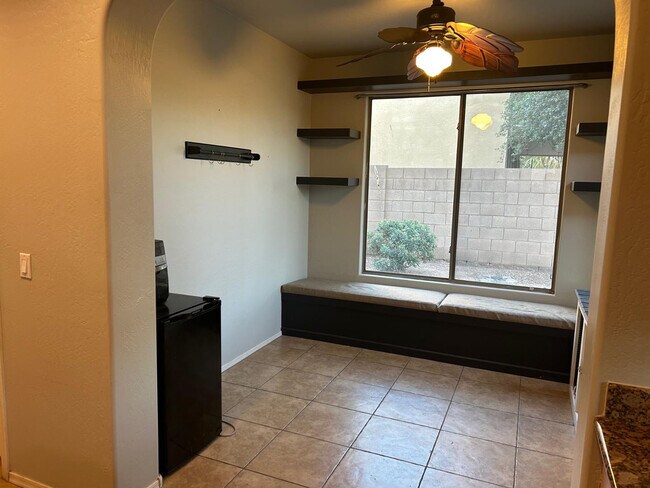 Building Photo - 4075 E Oxford Ln