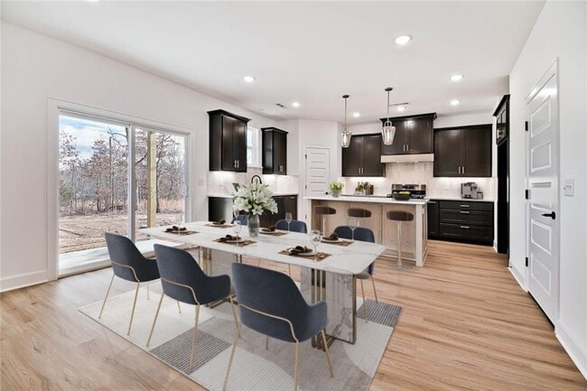 Building Photo - 247 Kinross Dr