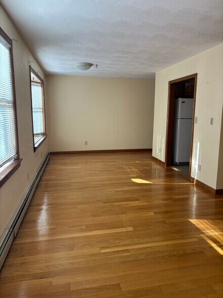 Building Photo - 26 Reed Hill Rd