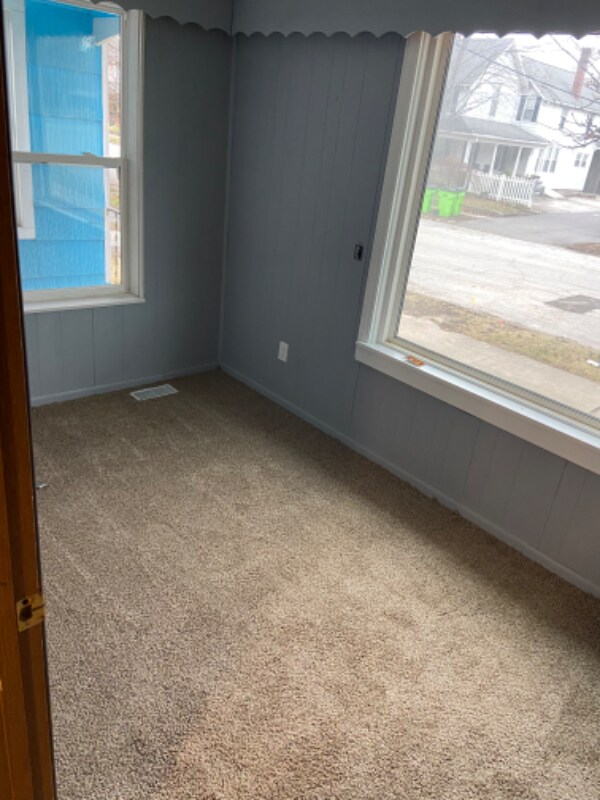 Building Photo - 225 W Center St