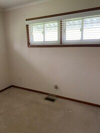 Building Photo - 5213 Evelyn Dr NW