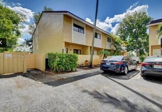 Building Photo - 9270 NW 40th St