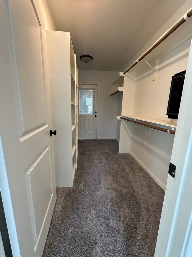 Building Photo - 4322 Chapman St