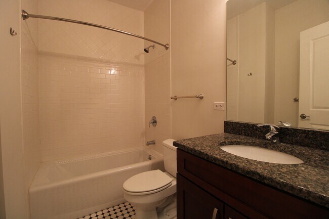 Interior Photo - HIGHPOINT West Town