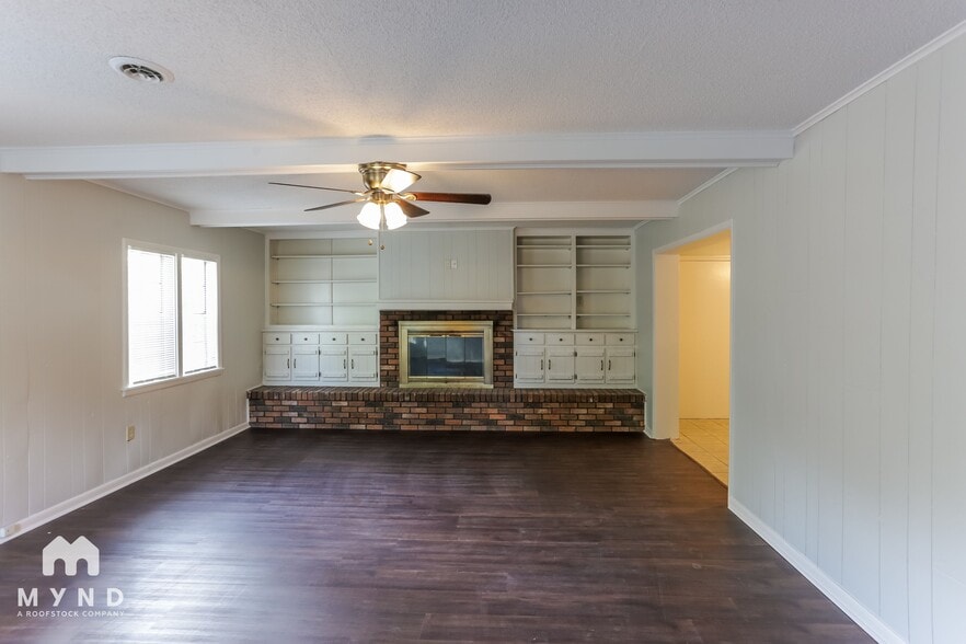 Building Photo - 2975 Fairlane Dr