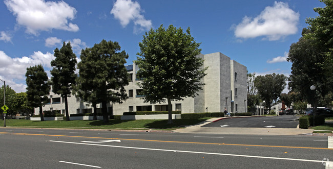 Building Photo - Candlewood Park