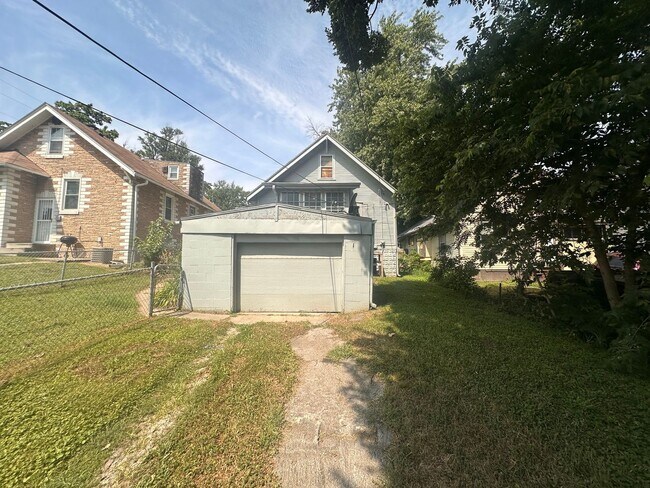 Building Photo - 4517 N 36th Ave