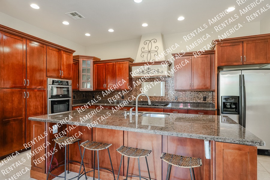 Building Photo - 2351 E Azalea Dr