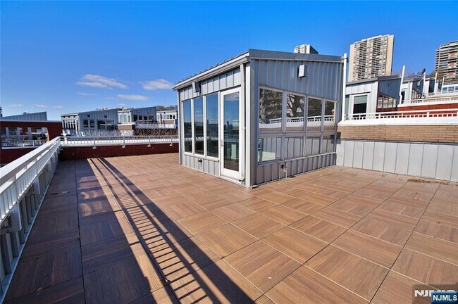 Building Photo - 11 Vela Way