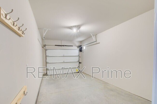 Building Photo - 609 Fishers Ct