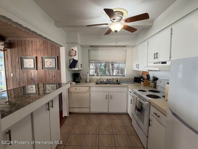 Building Photo - 2007 Gulfview Dr
