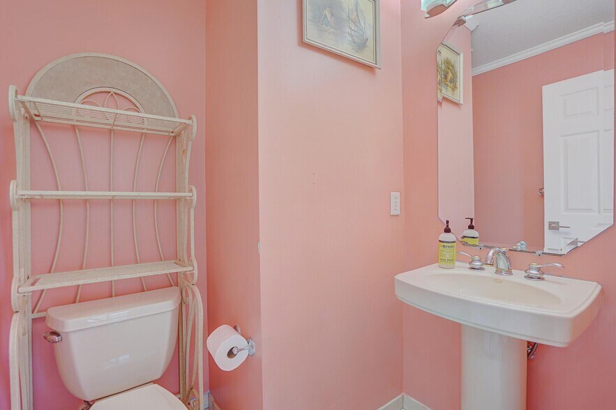 Building Photo - 6089 Bither Way