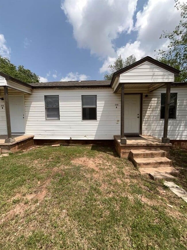 Primary Photo - 1315 SW E Ave