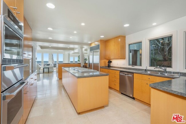 Building Photo - 24456 Malibu Rd