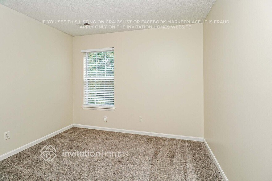 Building Photo - 11120 Northwoods Forest Dr