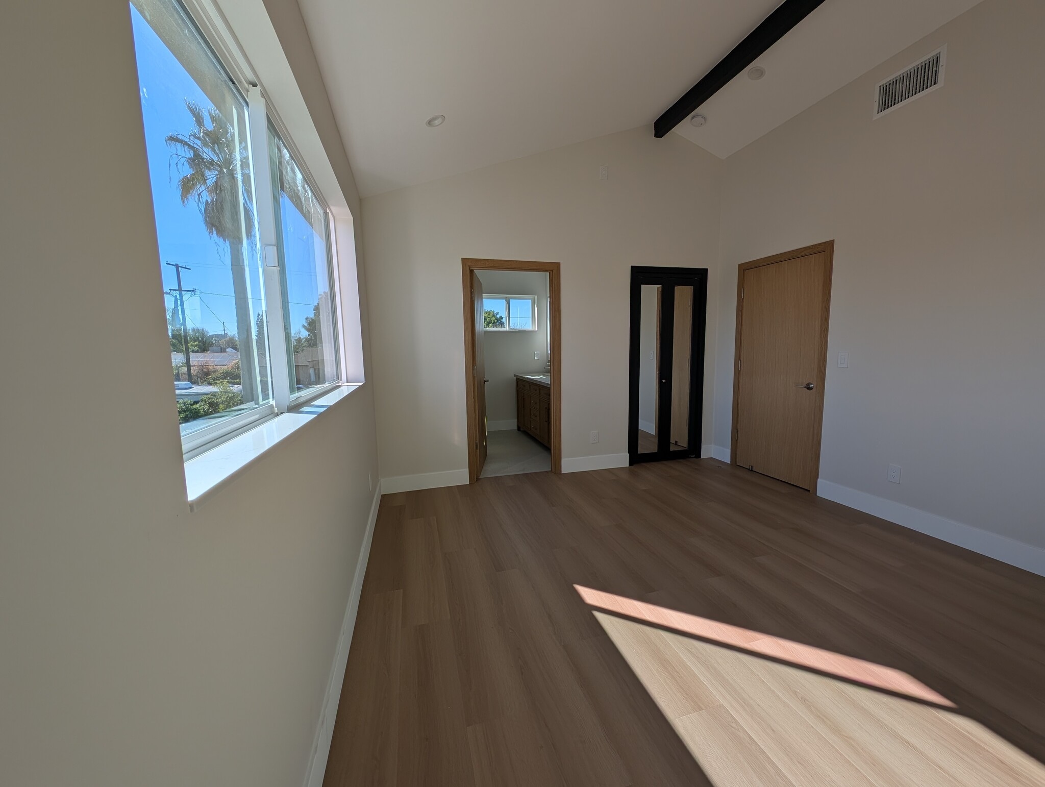 Building Photo - 6330 Mary Ellen Ave