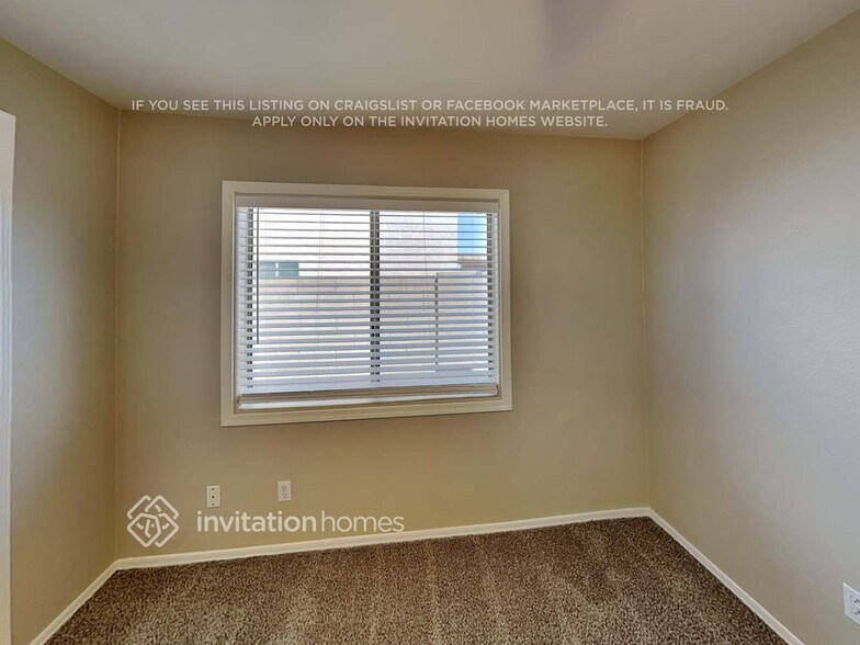 Building Photo - 12747 W Sharon Dr