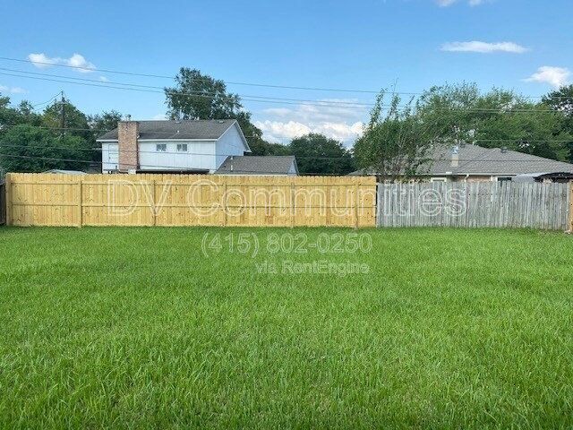 Building Photo - 18502 Bent Elm Dr