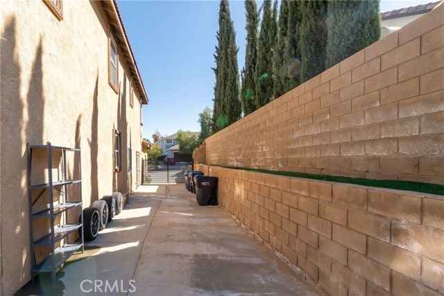Building Photo - 40947 Ridgegate Ln