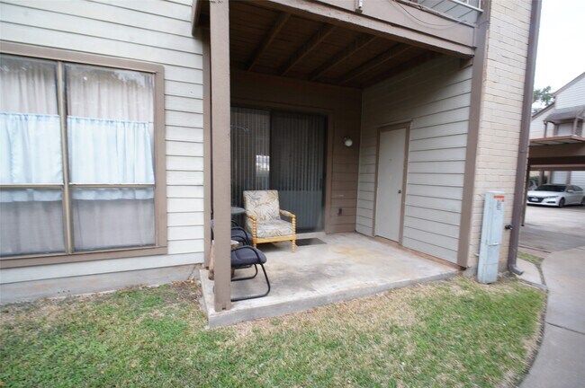 Building Photo - 8197 Sands Point Dr