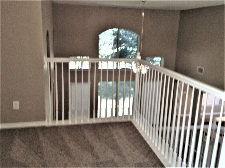 Building Photo - 1322 Ventura Canyon Dr