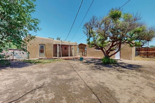 Building Photo - NEAR NORTH VALLEY PUEBLO 2 Bedroom  1 Bath...