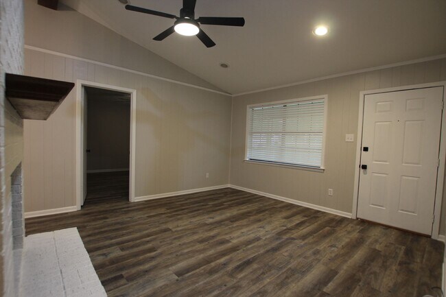 Building Photo - Coming Soon!  Remodeled 3 Bedroom 2 Bath! Large Yard!
