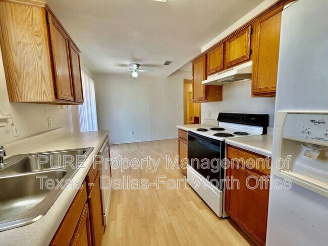 Building Photo - 824 Blue Ridge Dr