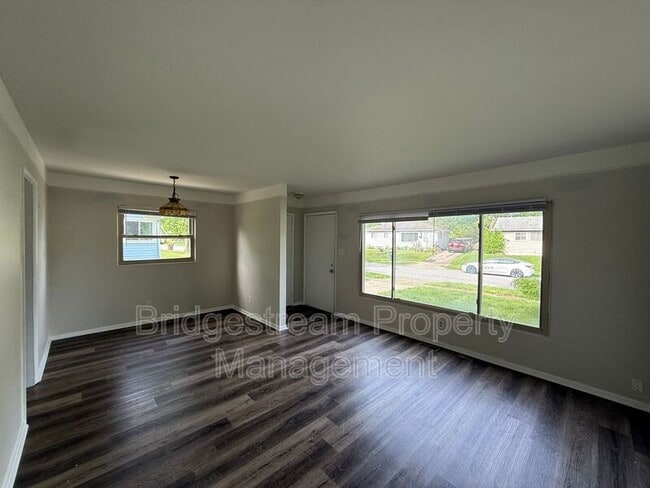 Building Photo - 408 Towanda Cir