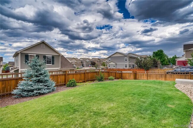 Building Photo - Beautiful 3 Bed, 3 Bath with a Loft Single Family Home in Meadows Neighborhood.