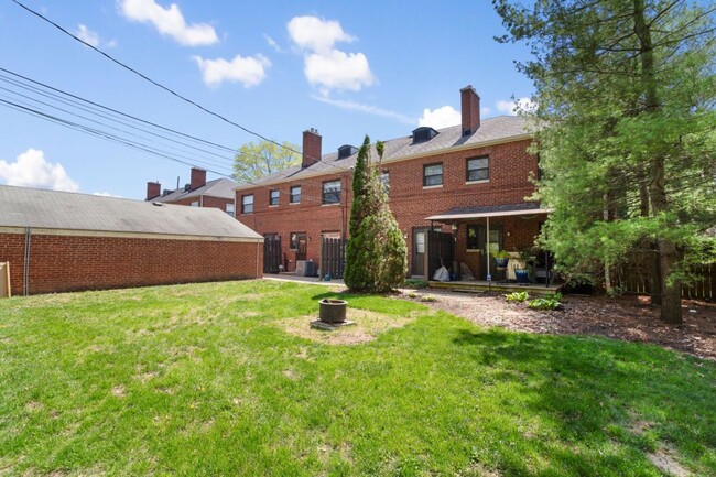 Building Photo - 638 Blenheim Rd
