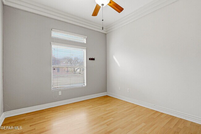 Building Photo - 724 Scott Ln