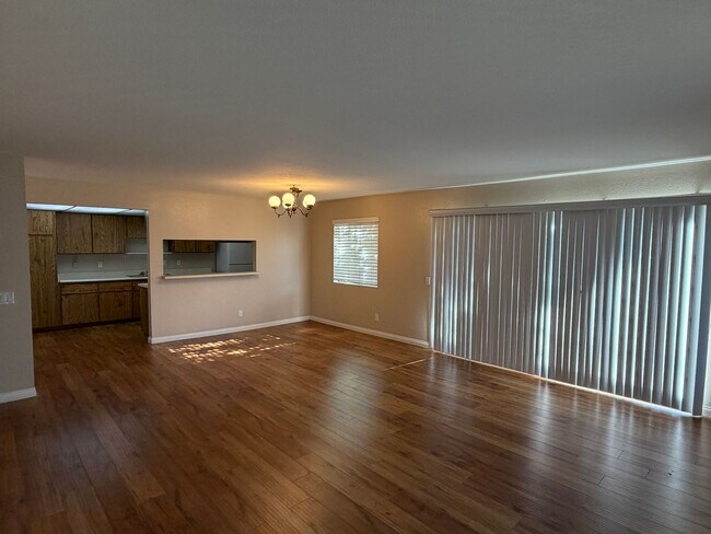 Building Photo - Spacious Condominium in Claremont School District! Ready for Immediate Move-in!!
