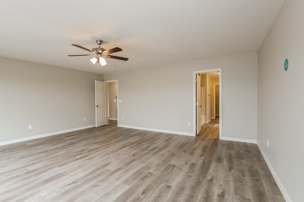 Building Photo - 485 River Way