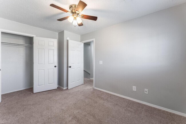 Building Photo - 3503 SW Victoria Pl