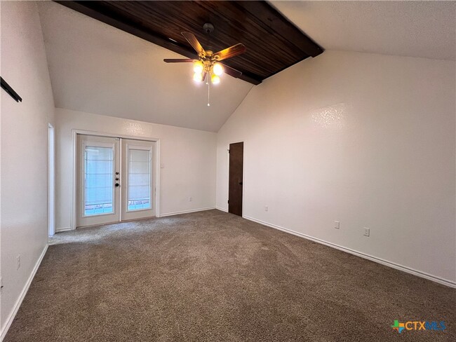 Building Photo - 1702 Fox Trail
