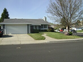 Building Photo - Fully Renovated Single Story Vacaville Home